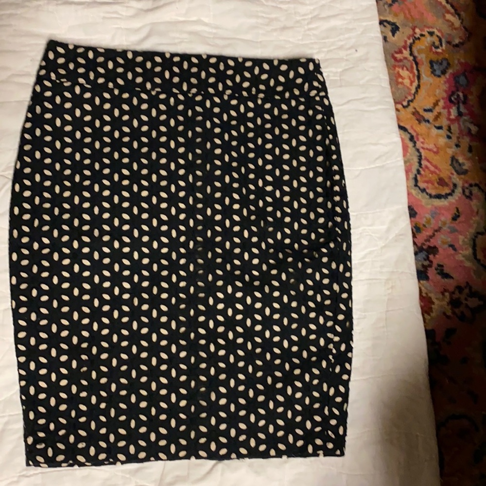 Precious Ann Taylor Loft black detailed skirt for a tiny lady 😊 in size 00P